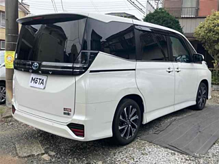 TOYOTA VOXY 2022