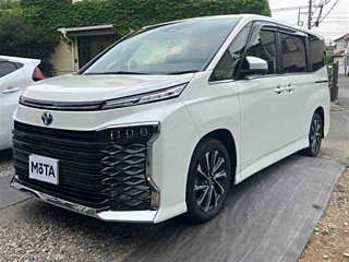 TOYOTA VOXY 2022