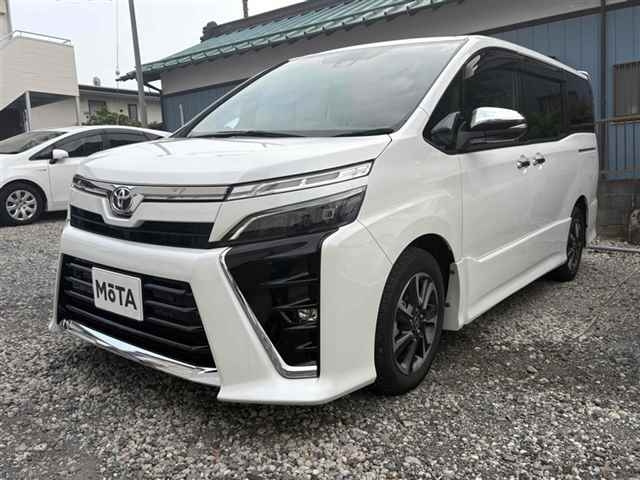 TOYOTA VOXY 2021