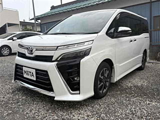TOYOTA VOXY 2021