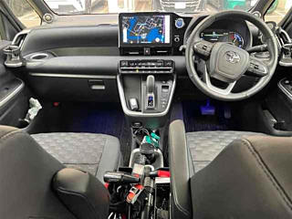 TOYOTA VOXY 2023