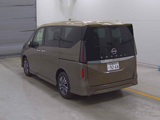 Заказать NISSAN SERENA