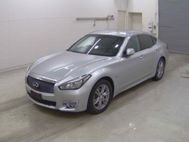 NISSAN FUGA 2018
