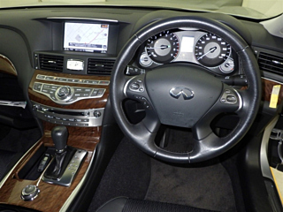 NISSAN FUGA 2018