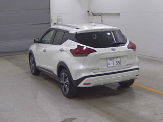 NISSAN KIX 2021