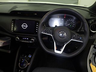 NISSAN KIX 2021