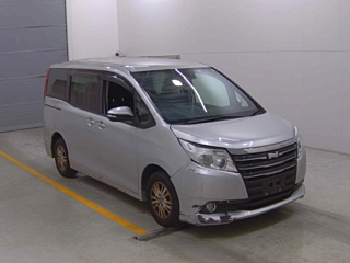 TOYOTA NOAH 2017