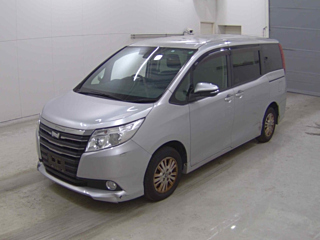 TOYOTA NOAH 2017