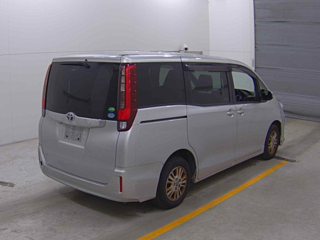TOYOTA NOAH 2017