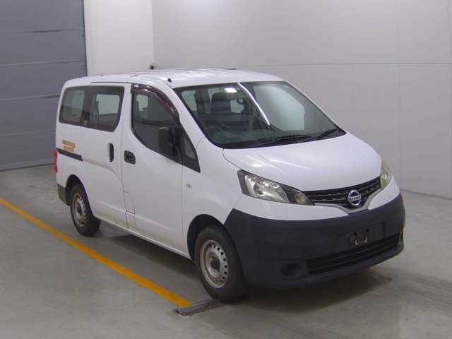 NISSAN NV200 2017