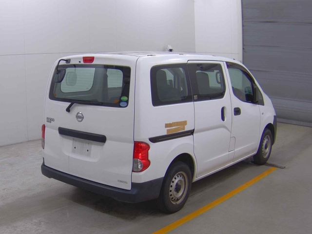 NISSAN NV200 2017