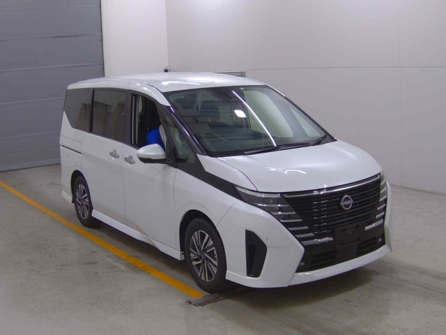 NISSAN SERENA 2023