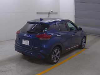 NISSAN KIX 2021