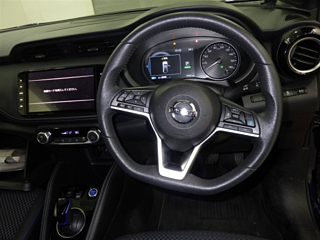 NISSAN KIX 2021