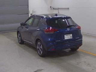 NISSAN KIX 2021