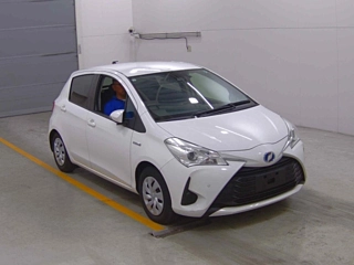 TOYOTA VITZ 2019