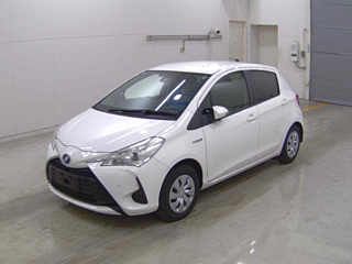 TOYOTA VITZ 2019