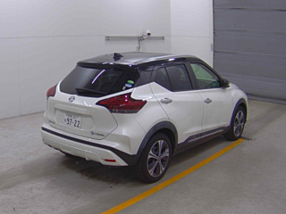 NISSAN KIX 2021