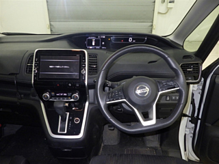 NISSAN SERENA 2018