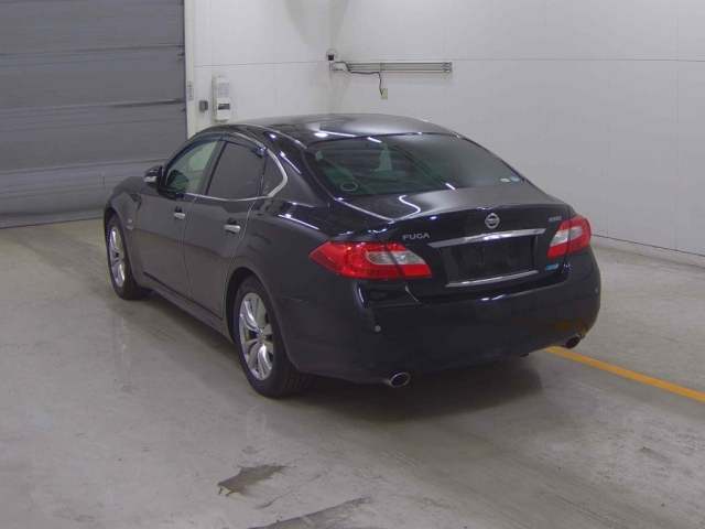 NISSAN FUGA 2011