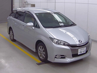 TOYOTA WISH 2014