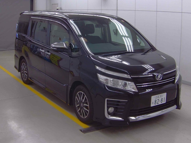 TOYOTA VOXY 2016