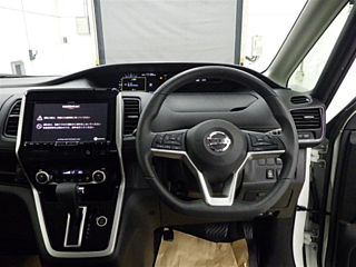 NISSAN SERENA 2017