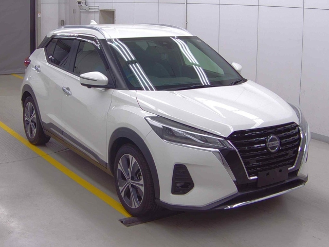 NISSAN KIX 2021