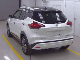 NISSAN KIX 2021