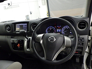 NISSAN CARAVAN 2017