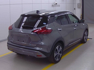 NISSAN KIX 2021
