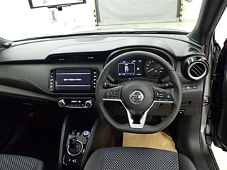 NISSAN KIX 2021