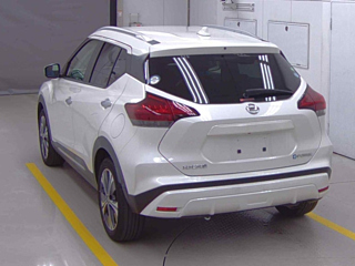 NISSAN KIX 2020