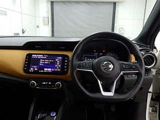 NISSAN KIX 2020