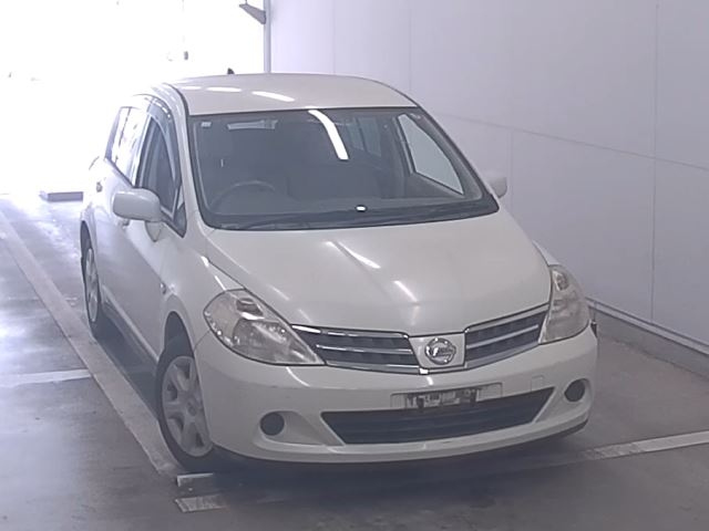 NISSAN TIIDA 2010