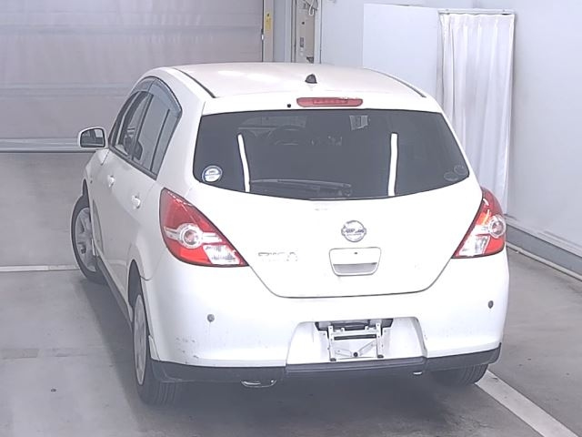 NISSAN TIIDA 2010
