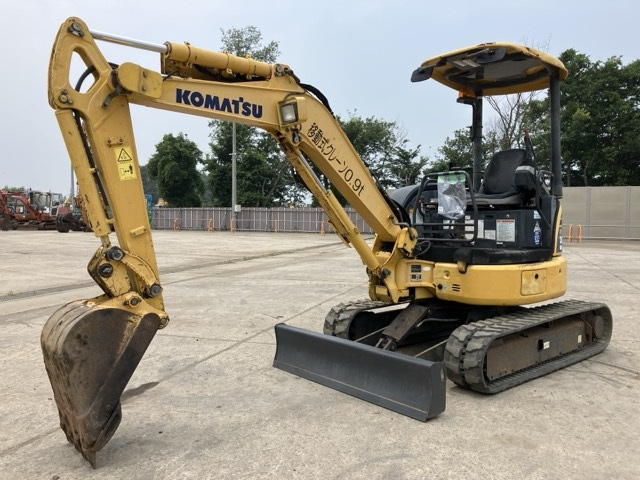 KOMATSU PC30MR-3 2010