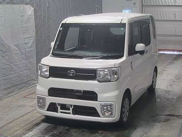 TOYOTA PIXIS MEGA 2017