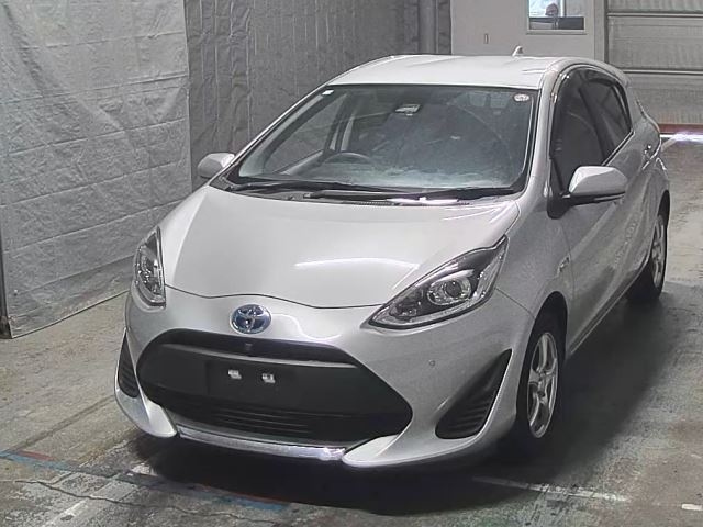 TOYOTA AQUA 2020