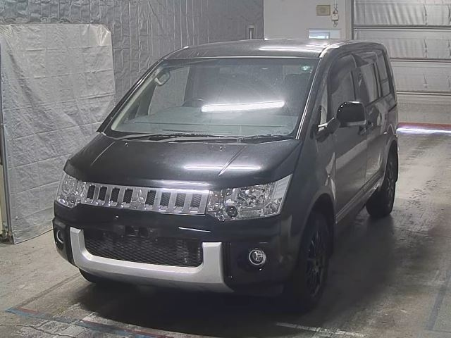 MITSUBISHI DELICA D5 2017