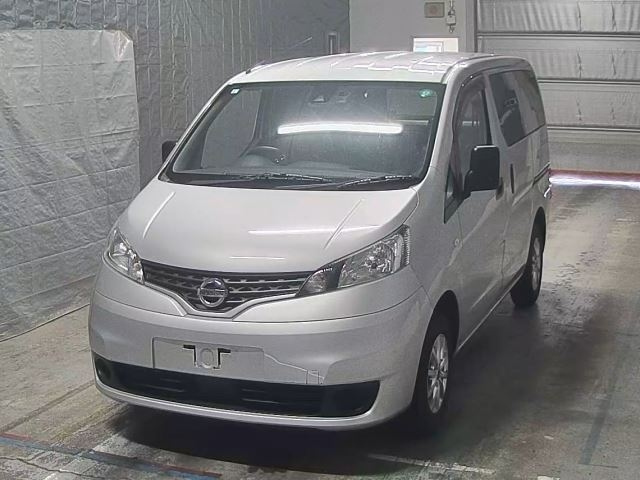 NISSAN NV200 2021