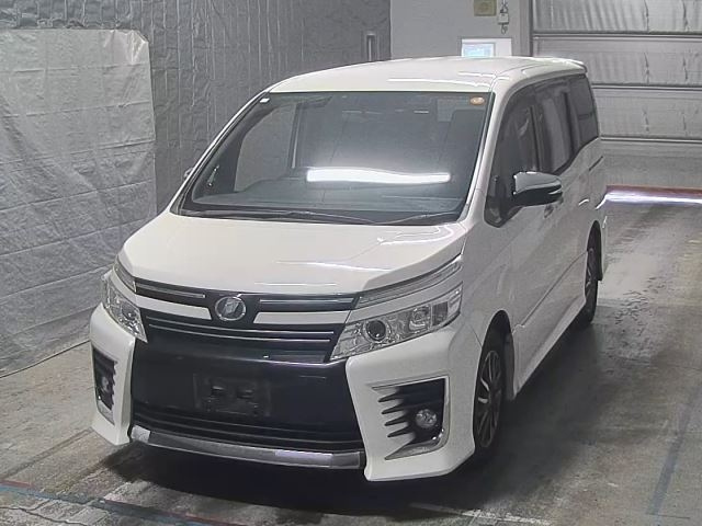 TOYOTA VOXY 2015