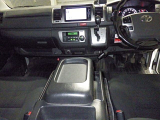 TOYOTA HIACE VAN 2014
