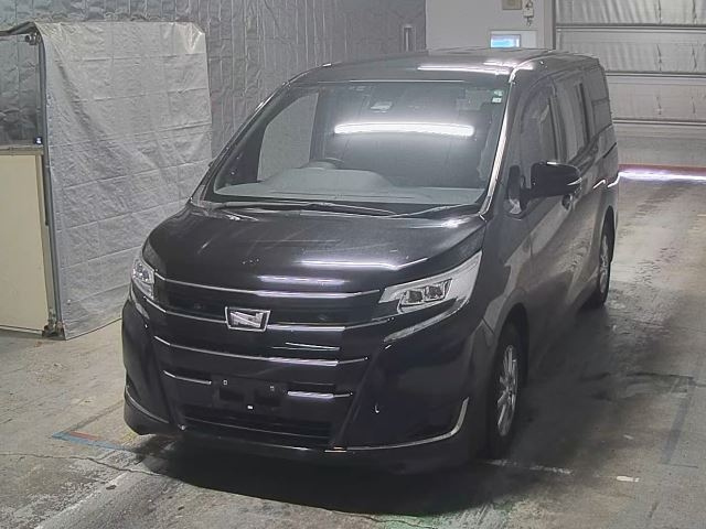 TOYOTA NOAH 2020