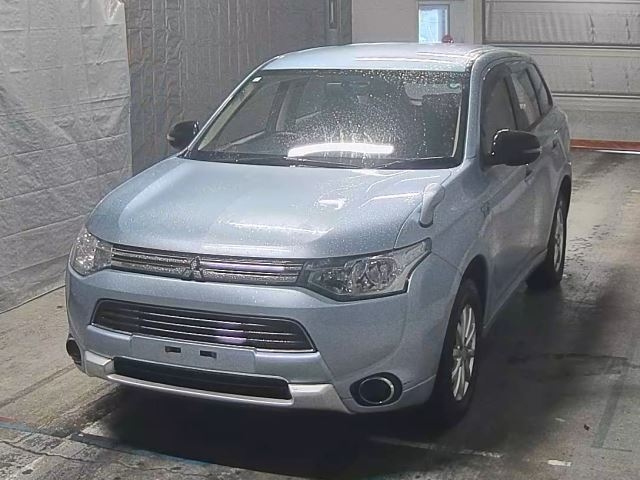 MITSUBISHI OUTLANDER PHEV 2015