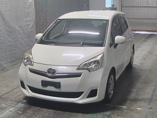 TOYOTA RACTIS 2013