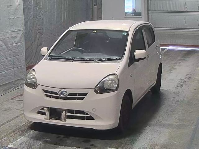 DAIHATSU MIRA E S 2012