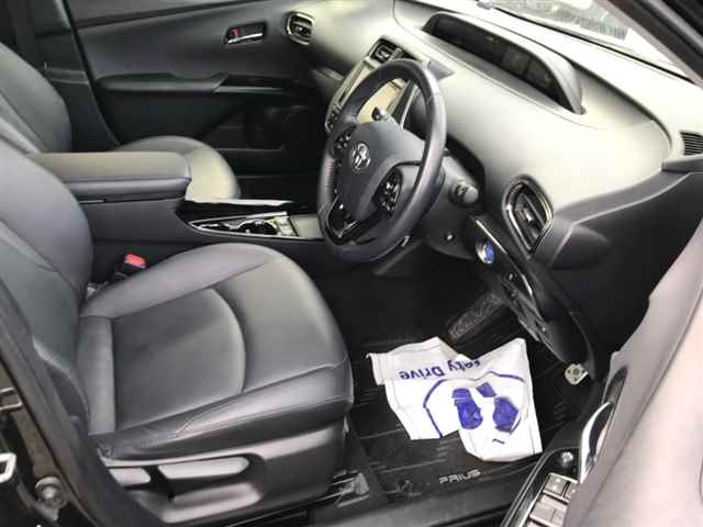 TOYOTA PRIUS 2022