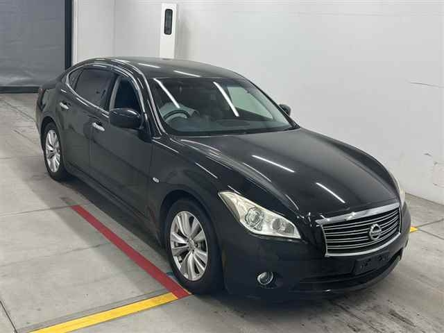 NISSAN FUGA 2010