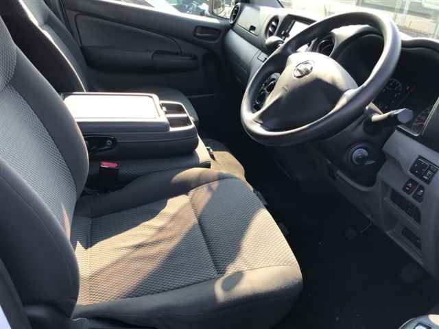 NISSAN CARAVAN VAN 2018